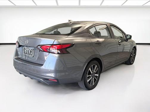 Gun Metallic 2025 Nissan Versa 1.6 SV
