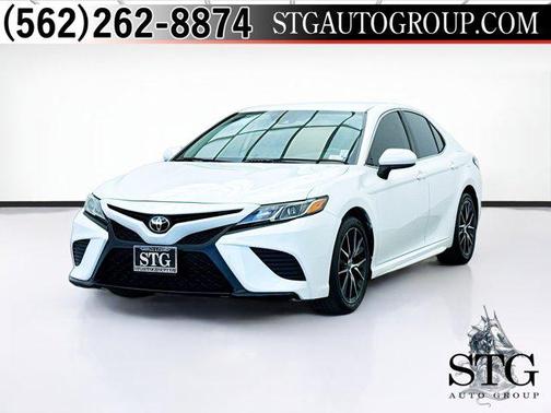 2020 Toyota Camry SE