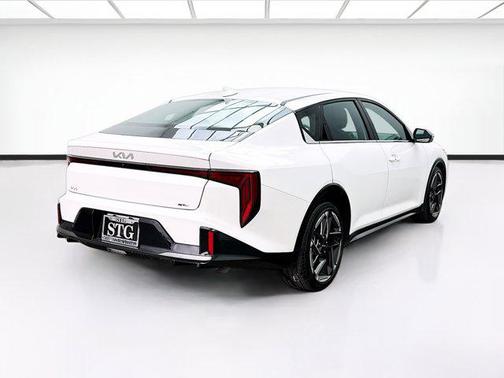 Snow White Pearl 2025 Kia K4 GT-Line