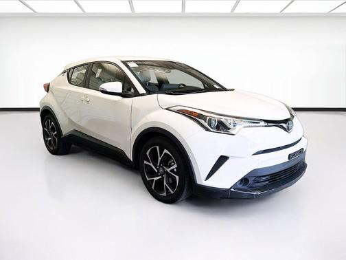 Blizzard Pearl 2019 Toyota C-HR XLE