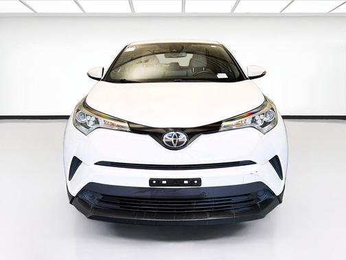 Blizzard Pearl 2019 Toyota C-HR XLE