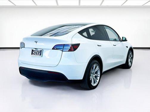 2023 Tesla Model Y RWD