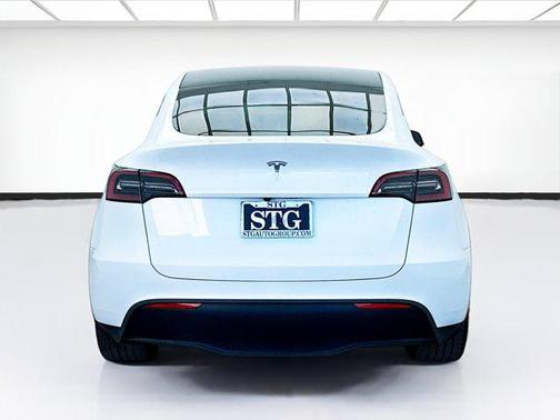 2023 Tesla Model Y RWD