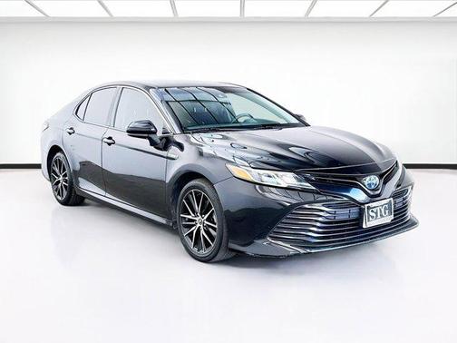 2019 Toyota Camry Hybrid LE