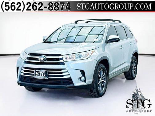 Celestial Silver Metallic 2017 Toyota Highlander XLE