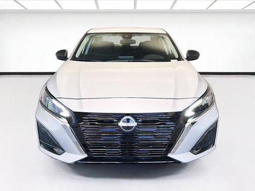 Brilliant Silver Metallic 2025 Nissan Altima 2.5 SV