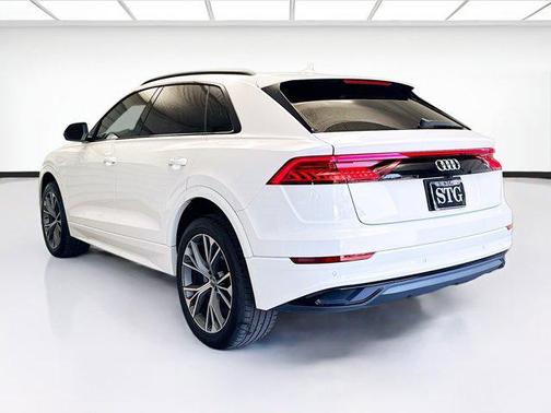 2020 Audi Q8 55 Premium