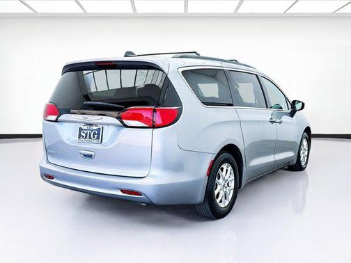 2021 Chrysler Voyager LXI