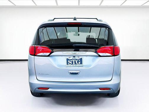 2021 Chrysler Voyager LXI