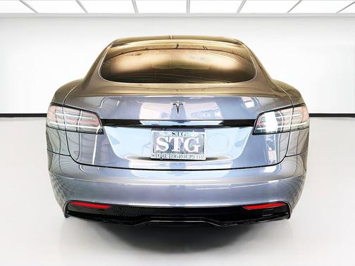 2022 Tesla Model S Base