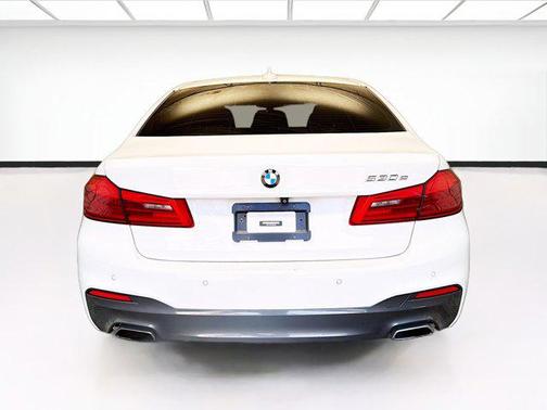 Alpine White 2018 BMW 530e iPerformance