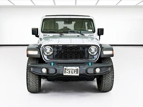 Silver Zynith Clearcoat 2024 Jeep Wrangler 4xe Willys