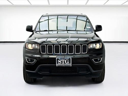Diamond Black Crystal Pearlcoat 2019 Jeep Grand Cherokee Laredo
