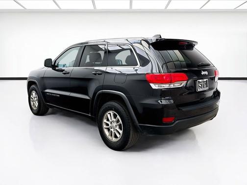 Diamond Black Crystal Pearlcoat 2019 Jeep Grand Cherokee Laredo