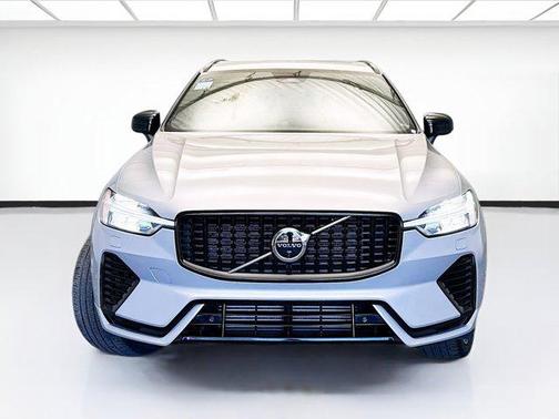 2022 Volvo XC60 Recharge Plug-In Hybrid T8 R-Design