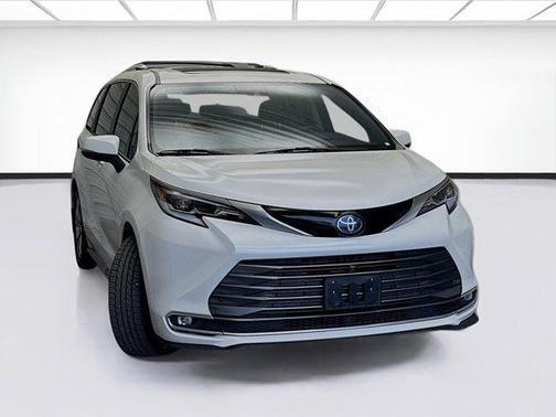 2021 Toyota Sienna Platinum 7 Passenger