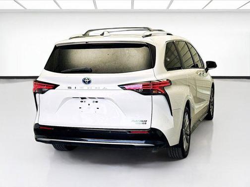 2021 Toyota Sienna Platinum 7 Passenger