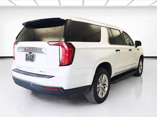 2022 GMC Yukon XL SLT