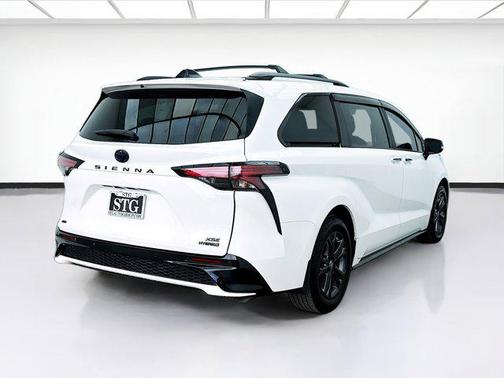 2024 Toyota Sienna XSE 7 Passenger