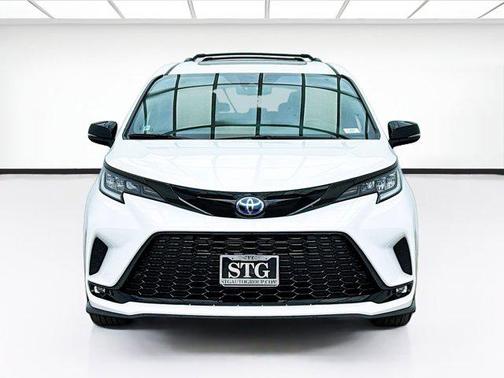 2024 Toyota Sienna XSE 7 Passenger