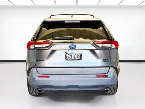 2020 Toyota RAV4 Hybrid XLE