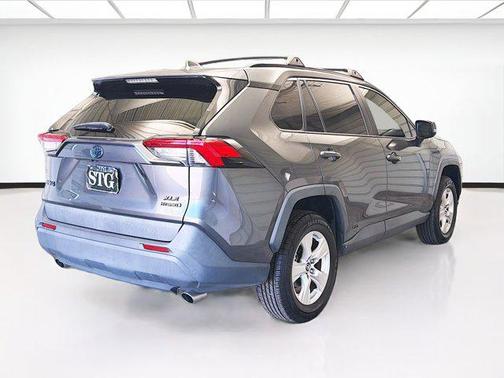 2020 Toyota RAV4 Hybrid XLE