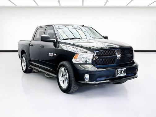 Brilliant Black Crystal Pearlcoat 2017 RAM 1500 Express