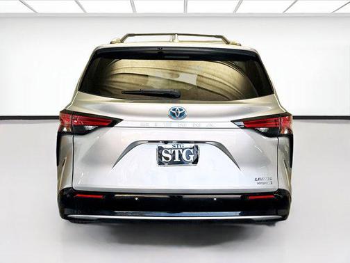 2021 Toyota Sienna Limited 7-Passenger