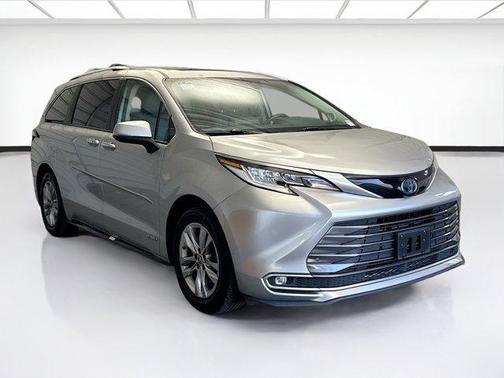 2021 Toyota Sienna Limited 7-Passenger
