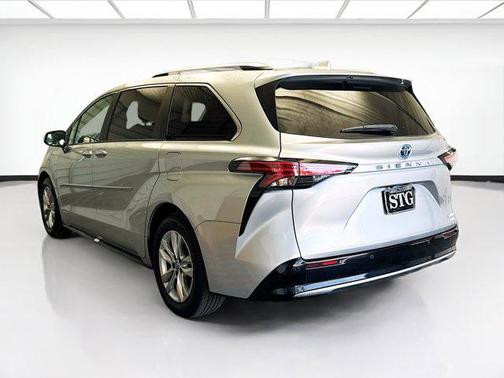 2021 Toyota Sienna Limited 7-Passenger