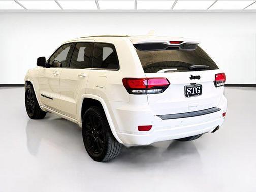 2022 Jeep Grand Cherokee Laredo