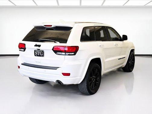 2022 Jeep Grand Cherokee Laredo