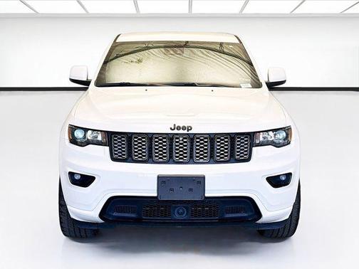 2022 Jeep Grand Cherokee Laredo