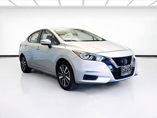 Brilliant Silver Metallic 2021 Nissan Versa 1.6 SV