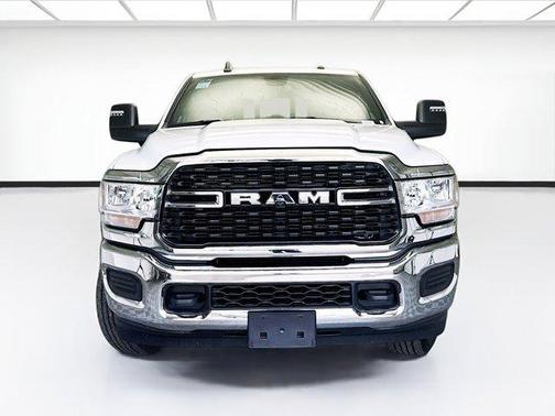 2024 RAM 3500 Tradesman Crew Cab 4x4 6'4' Box