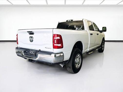 2024 RAM 3500 Tradesman Crew Cab 4x4 6'4' Box