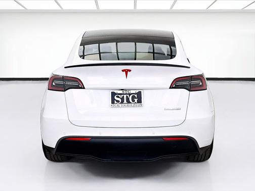 Pearl White Multi-Coat 2022 Tesla Model Y Performance Dual Motor All-Wheel Drive