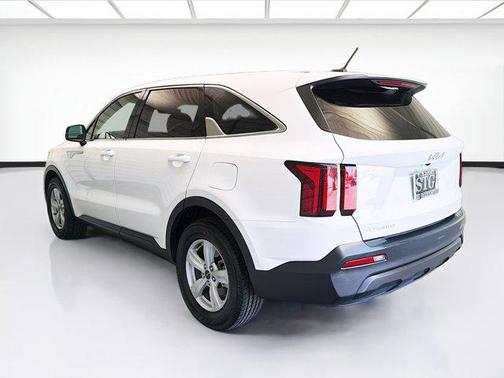 Glacial White Pearl 2023 Kia Sorento LX