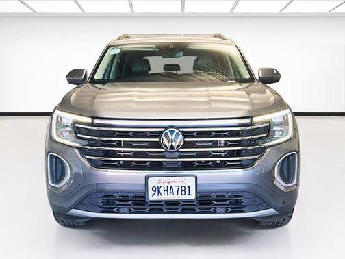 Platinum Gray Metallic 2024 Volkswagen Atlas 2.0T SE w/Technology 4MOTION