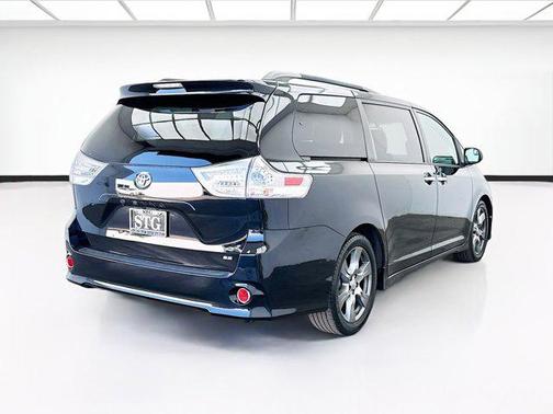 2017 Toyota Sienna SE Premium
