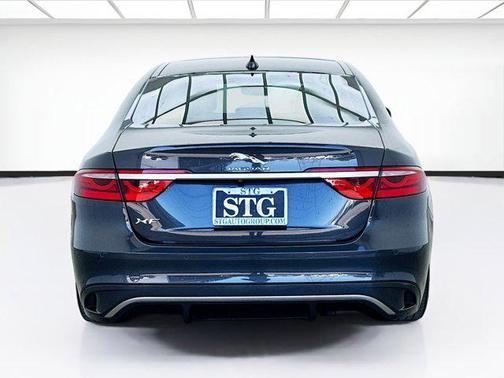 Eiger Gray Metallic 2022 Jaguar XF SE P250 RWD Automatic