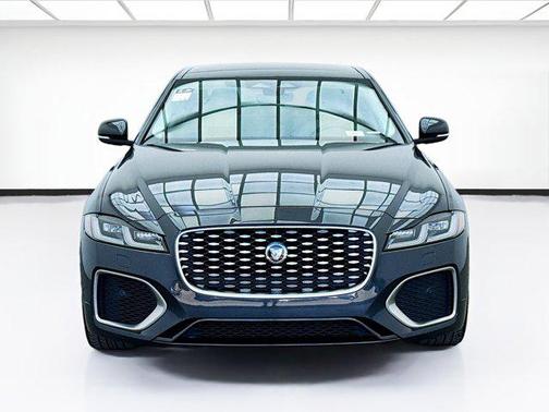 Eiger Gray Metallic 2022 Jaguar XF SE P250 RWD Automatic