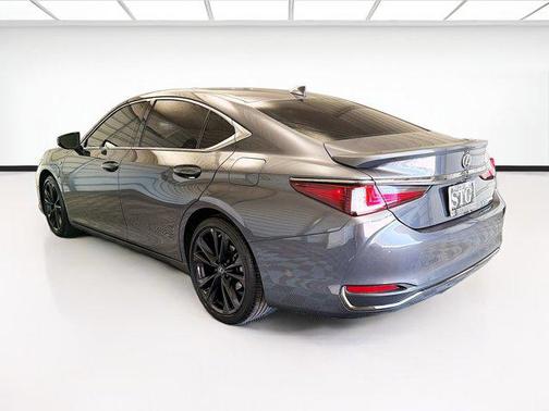Cloudburst Gray 2024 Lexus ES 300h F SPORT Handling