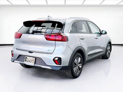 2022 Kia Niro LXS