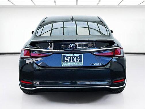 2021 Lexus ES 300h Base