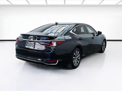 2021 Lexus ES 300h Base