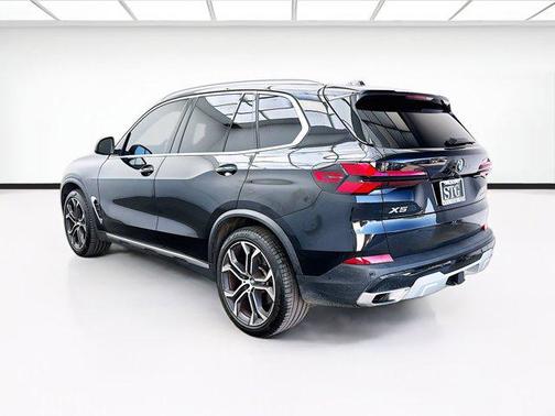 Black Sapphire Metallic 2024 BMW X5 sDrive40i