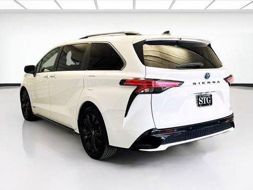 2021 Toyota Sienna XSE 7 Passenger