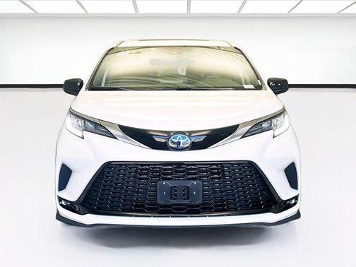 2021 Toyota Sienna XSE 7 Passenger