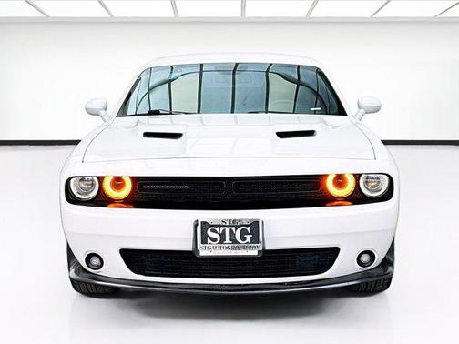 White Knuckle Clearcoat 2018 Dodge Challenger SXT